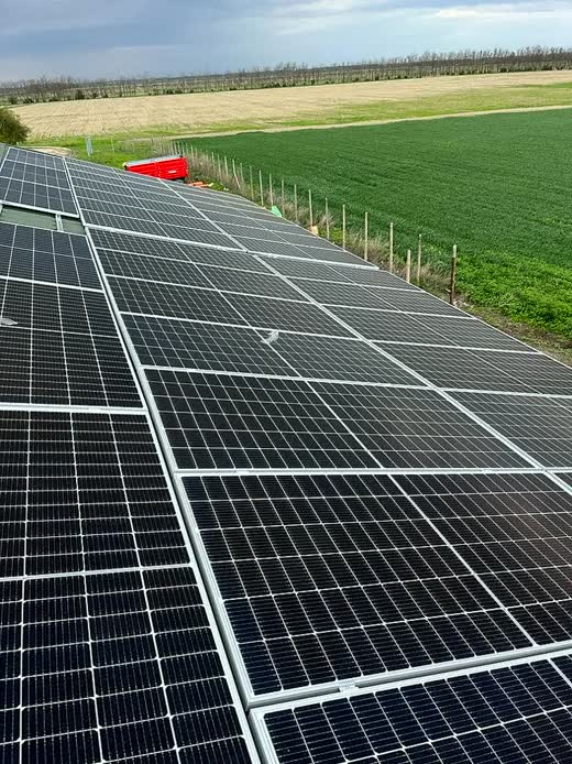 Instalație fotovoltaică pe acoperiș, din portofoliul FirmaTa